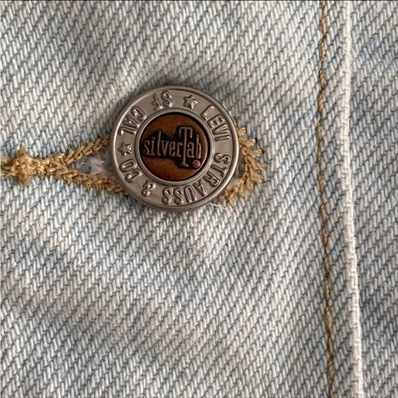 Levi's Silvertab Light Wash Cropped Trucker Jacket Women's Size Large, BRAND NEW - Picture 5 of 10